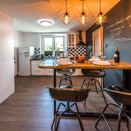 Apartament Wita Stwosza Jelenia Góra Esterno foto